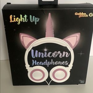 Light Up Unicorn Headphones NWT